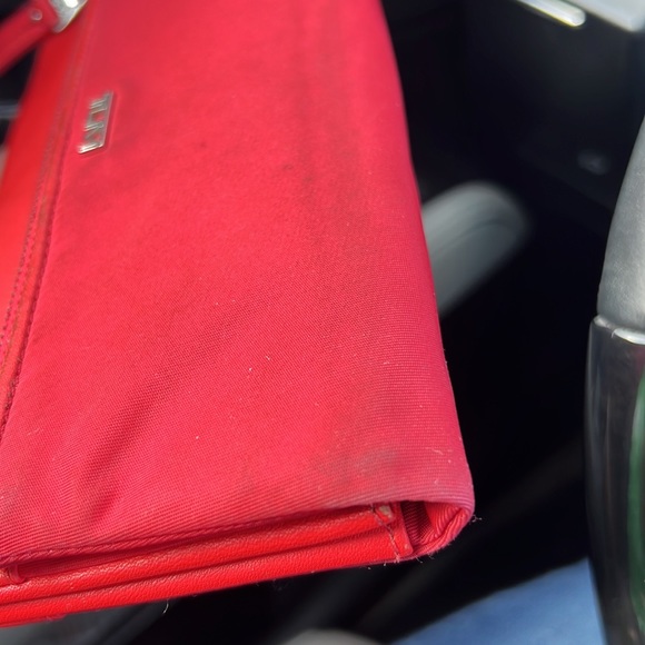 FLASH SALE Tumi Red 2 in 1 Large Wallet - Picture 3 of 9